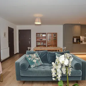 Seaview Point, Superb 2- Bedroom Flat, 12th Floor Apartment