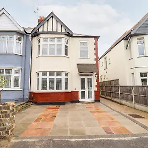 Ninety Eight Holiday home